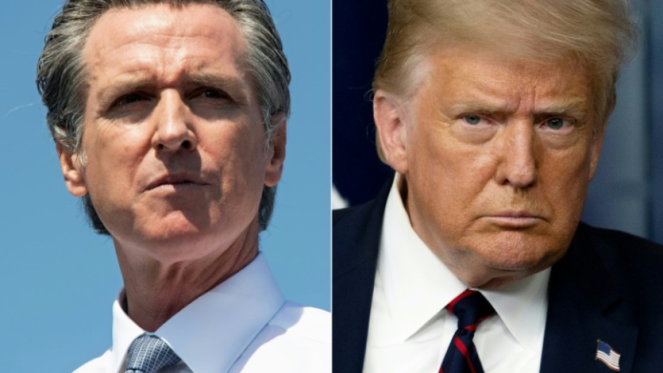 California Governor Gavin Newsom (L) and US President Donald Trump (R) 