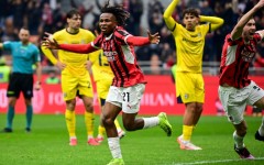 AC Milan's Nigerian midfielder Samuel Chukwueze (C) celebrates scoring his team's third goal against Parma at the San Siro Stadium in Milan