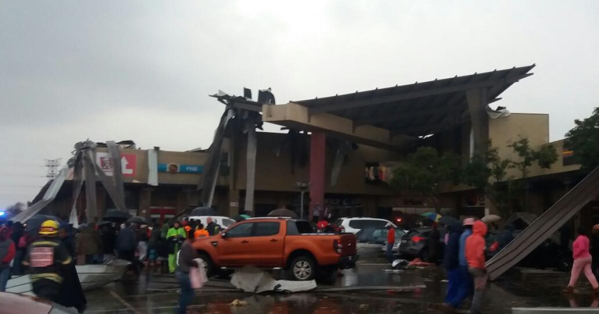 IN PICTURES: Tornado tunnels through Tembisa | eNCA - 1200 x 630 jpeg 59kB