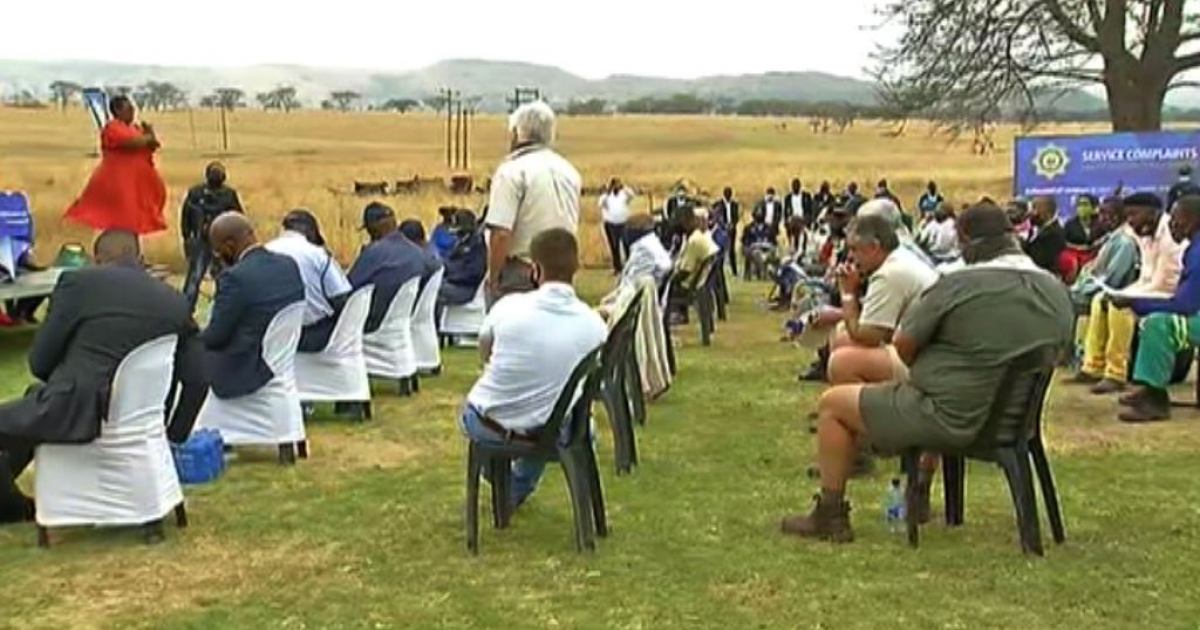 Landbouleiers kry Cele voor stok | eNCA