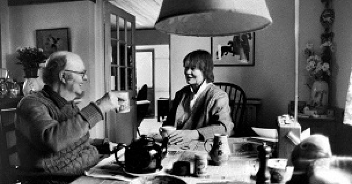 Author John Bayley, husband of Iris Murdoch, dies at 89 | eNCA