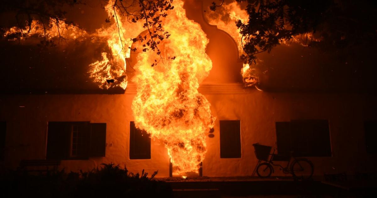 One killed in Cape Town fire | eNCA