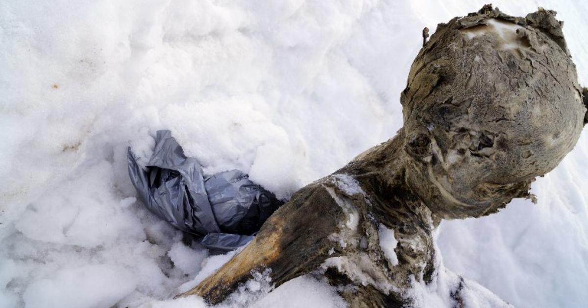 Mummified bodies found in embrace on Mexico's highest peak | eNCA