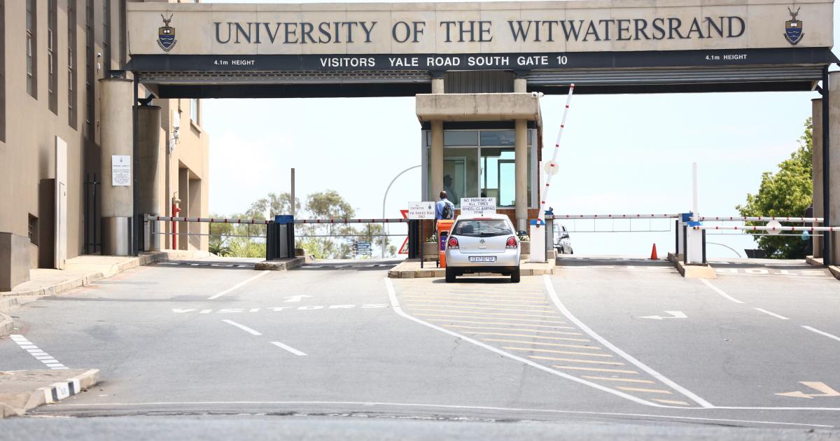 Wits students protest over registration woes | eNCA