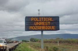 A sign warning motorists of unrest in Mozambique. eNCA/Hloni Mtimkulu