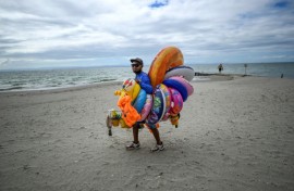 Beach vendors in Margarita say they struggle without the tourists