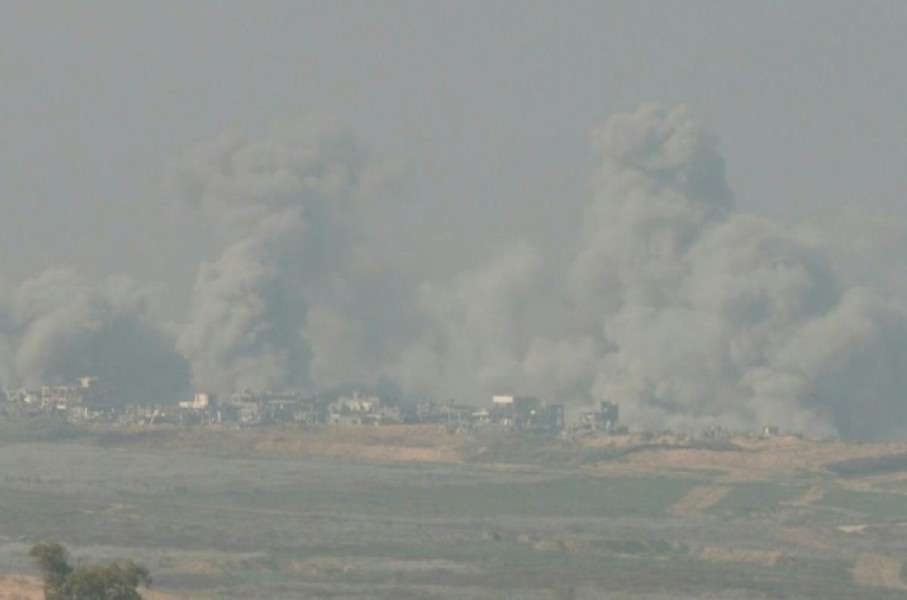 Huge clouds of smoke amid Israeli operations in north Gaza