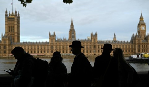 The public has been told that time is running out to join the queue to see the queen's coffin lying in state