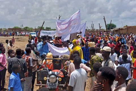 Increasing demands on dwindling natural resources has fuelled inter-ethnic conflicts, including the 2003 war that erupted in the arid western region of Darfur