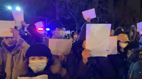 Protest against Covid measures continues late into the night in Beijing