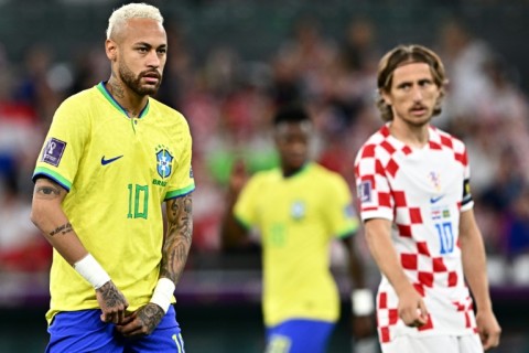 Neymar and Luka Modric side by side during the quarter-final between Brazil and Croatia