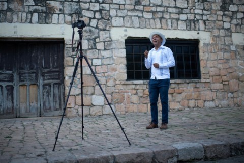 The TikToker records his videos with his cell phone, a camera and a tripod that a digital content producer from the United States gave him as a gift