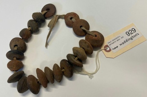 Peruvian and Canadian officials have halted a virtual auction by the Canadian company Waddington's of 20 archeological pieces (like this bracelet) from the pre-Hispanic Chancay culture that developed on Peru's central coast between 1200 and 1470