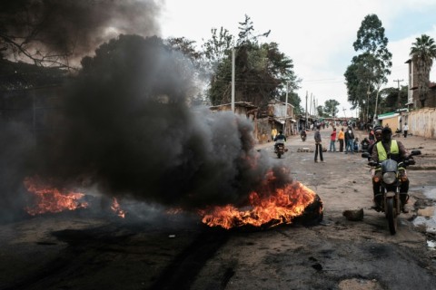 Protesters set tyres ablaze in Nairobi during new opposition demonstrations 