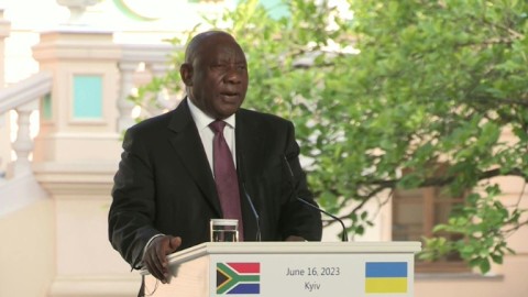 In Kyiv, South Africa president urges Russia and Ukraine to de-escalate