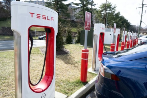 Auto Rivals Embrace Tesla EV Chargers - ENCA