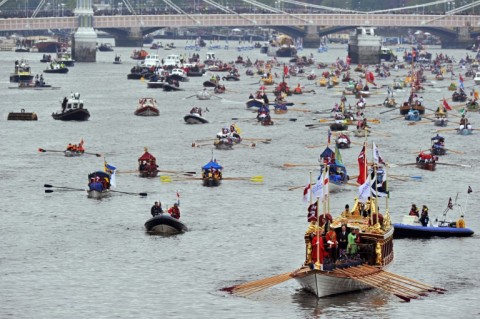 1,000 boats participated in a pageant on the River Thames to mark the queen's 60 years on the throne in 2012 