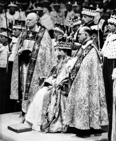 The queen said 'I shall strive to be worthy of your trust' at her 1953 coronation 