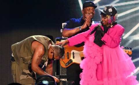 US rappers Lauryn Hill and Nas were among the superstars to close out hip-hop's 50th birthday celebration at Yankee Stadium