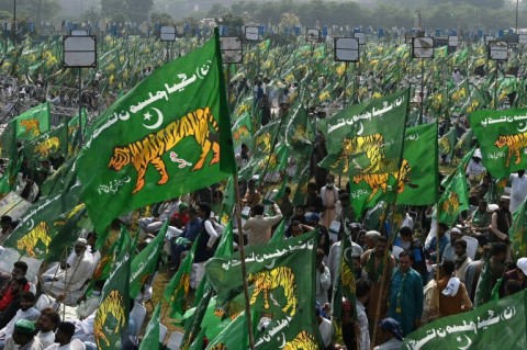 Supporters of Sharif gather at a park in Lahore for a welcoming rally for the former prime minister