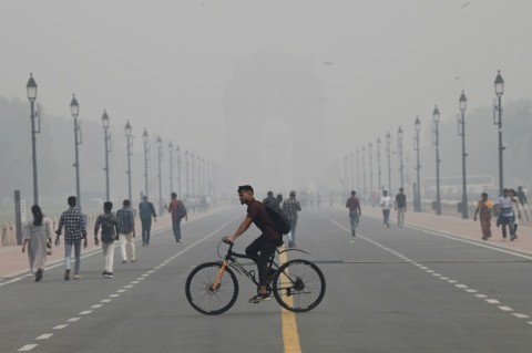 Severe smog levels are expected to persist for several more weeks