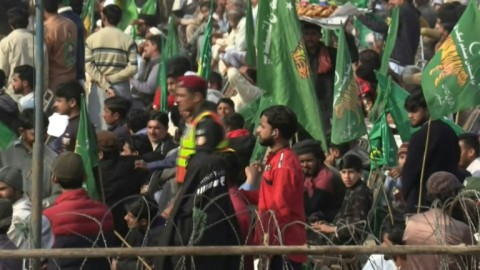 Pakistan: Crowd gathers for final PML-N rally before election