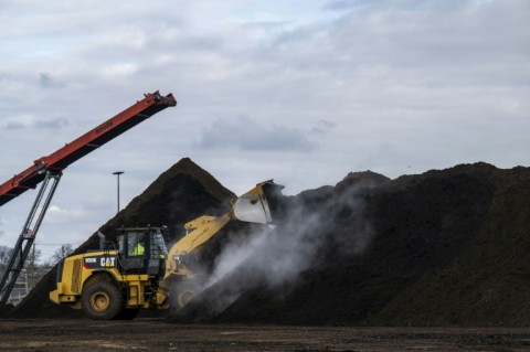 New York's composting facility on Staten Island will now be able to process as much as 95,000 tons of organic waste per year