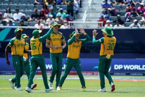 South Africa bowled out Sri Lanka for 77