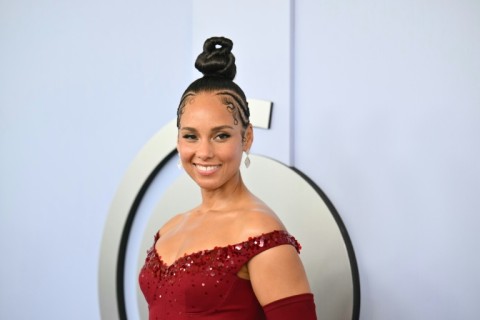 US musician Alicia Keys created one of the most electrifying moments of the Tony Awards with her performance of 'Empire State of Mind' with the cast of 'Hell's Kitchen' -- and Jay-Z