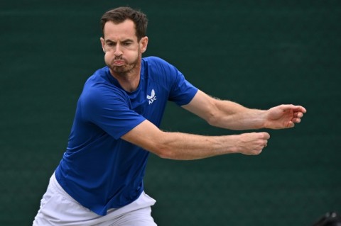 Andy Murray trains ahead of Wimbledon