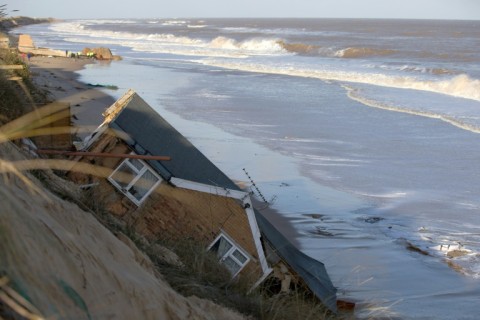 UK village fights to turn back tide of climate change - eNCA