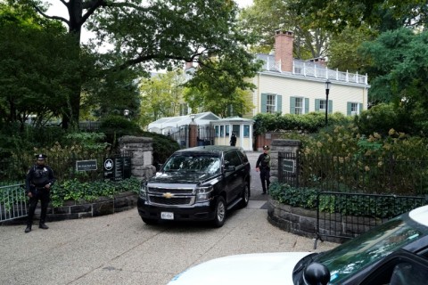 Federal agents search Gracie Mansion, the official residence of New York City Mayor Eric Adams