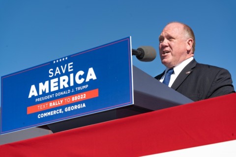 Tom Homan speaks to Donald Trump supporters during a rally in Commerce, Georgia in March 2022