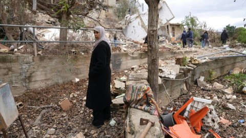 Lebanese return to the south to find their homes destroyed