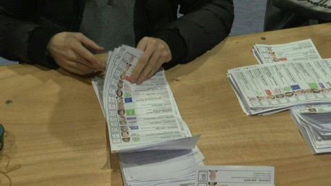 Irish elections: the vote count begins