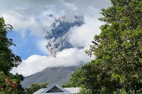 Rising more than 2,400 metres (8,000 feet) above sea level on the central island of Negros, Kanlaon is one of 24 active volcanoes in the Philippines