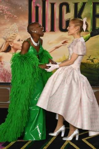 Cynthia Erivo (L) and Ariana Grande (R) are both Golden Globe nominees for 'Wicked'