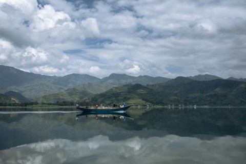 Minova, which is a supply point for the city of Goma, is wedged between Lake Kivu and the Masisi mountains