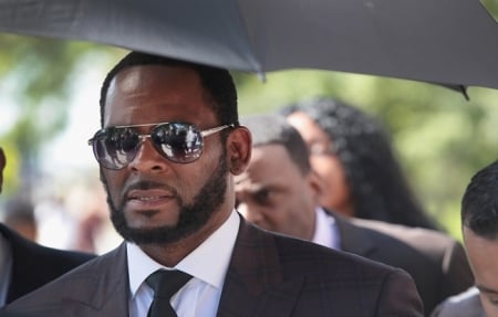 450px x 287px - Singer R. Kelly's girlfriends say parents are lying for money | eNCA