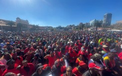 South African Municipal Workers' Union marcH to the Gauteng Premier's office and raise its grievances. (Heidi Giokos\eNCA)