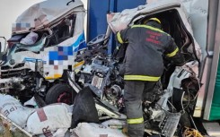 The N2 highway near Zinkwazi in KwaZulu-Natal has been closed following a deadly crash on Monday. Two people died when three trucks collided.  (eNCA\Screenshot)