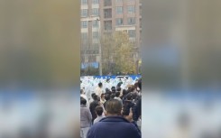 Violent protests at largest iPhone factory in China