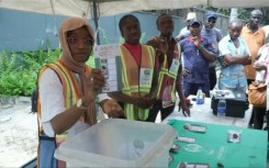 Officials begin to count votes in Lagos