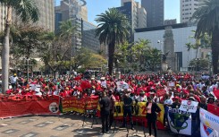 Unions picketed at the Reserve Bank, JSE and Parliament. eNCA