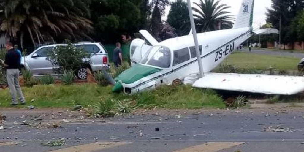 Tokeo la picha la Light aircraft carrying two passengers crashes near Springs Airfield